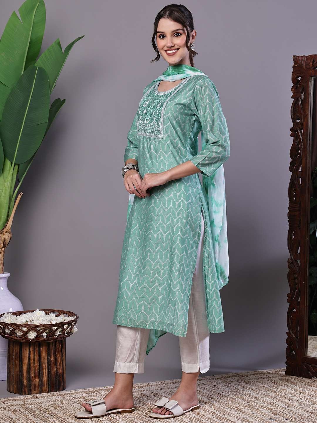 Women's Mint Green Chanderi Embroidered Kurta Set with Dupatta Suit Sets - Image 3